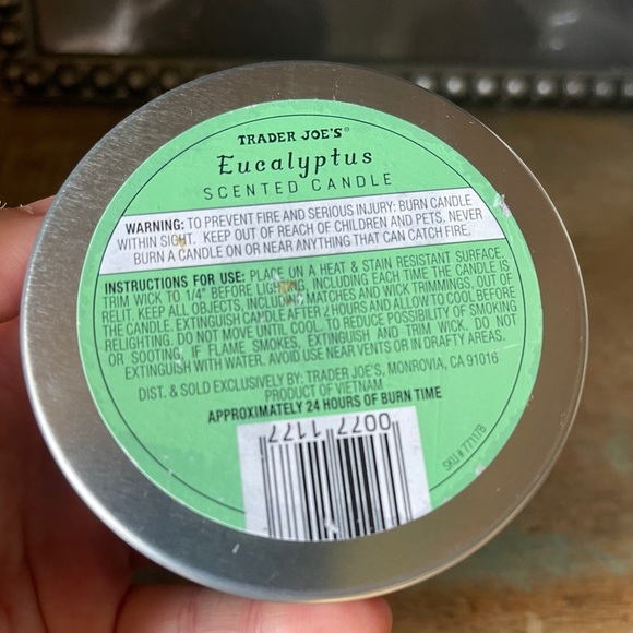 NEW rare Trader Joe’s Limited Edition Soy Eucalyptus Blogger Fave Candle Winner - Picture 4 of 6